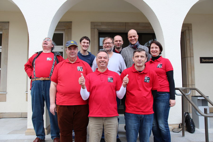 Freude beim Aufsteiger: Das ESK-Team der letzten Doppelrunde. (Foto: http://www.steffans-schachseiten.de) Freude beim Aufsteiger: Das ESK-Team der letzten Doppelrunde. (Foto: http://www.steffans-schachseiten.de)